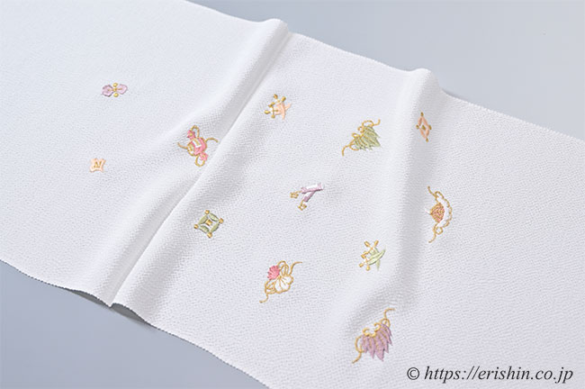 帯揚げ(宝尽くし・刺繍/白地・縮緬)