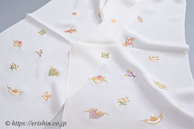 帯揚げ(宝尽くし・刺繍/白地・縮緬)