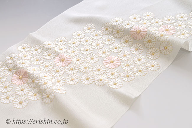 帯揚げ(菊尽くし・刺繍/薄クリーム色・縮緬)