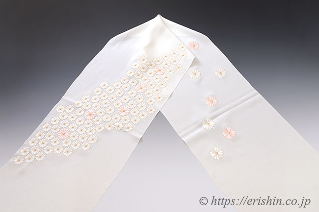帯揚げ(菊尽くし・刺繍/薄クリーム色・縮緬)